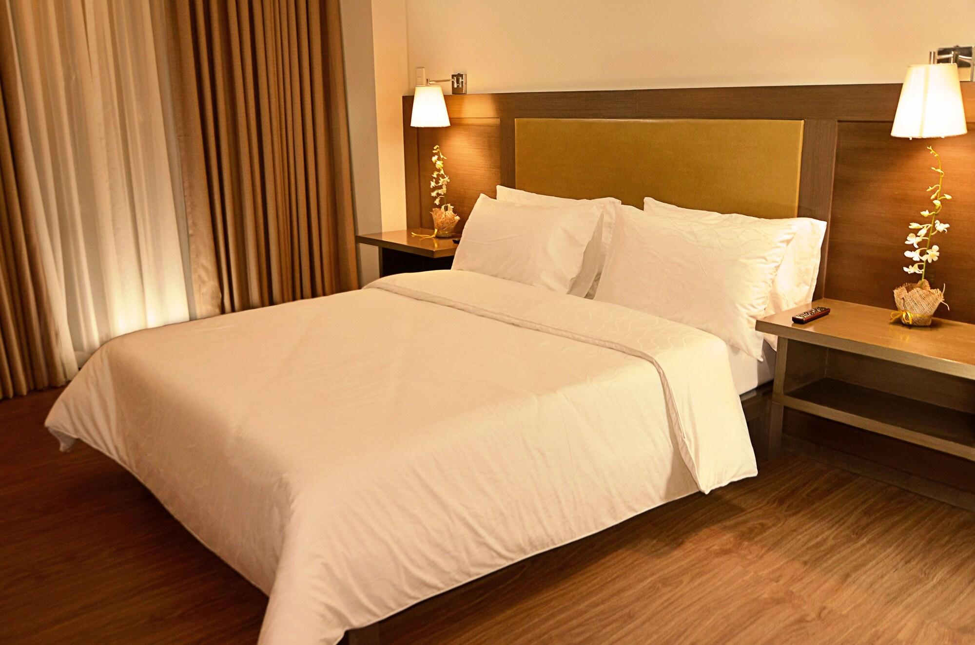 Rivermount Hotel And Resort Sarrat Exteriör bild