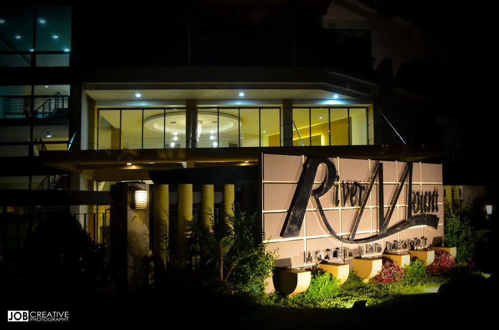 Rivermount Hotel And Resort Sarrat Exteriör bild
