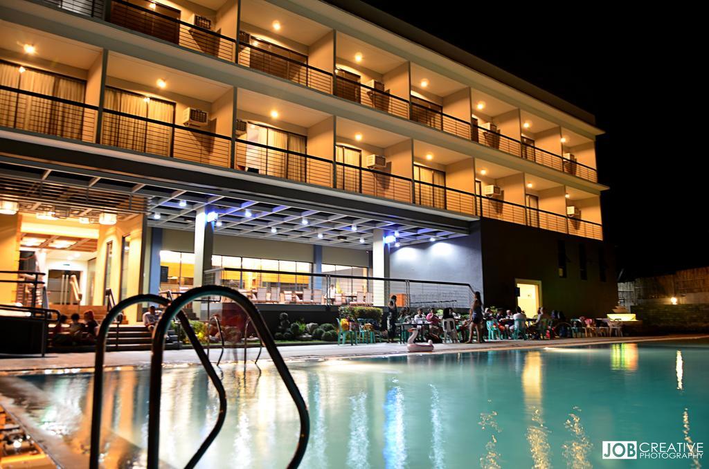 Rivermount Hotel And Resort Sarrat Exteriör bild