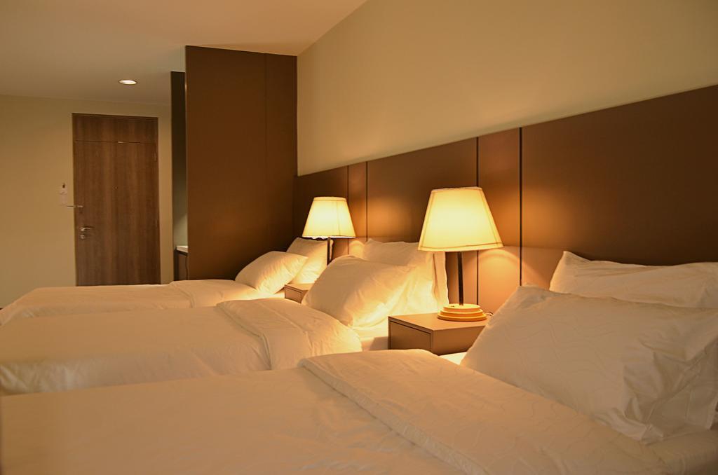 Rivermount Hotel And Resort Sarrat Exteriör bild