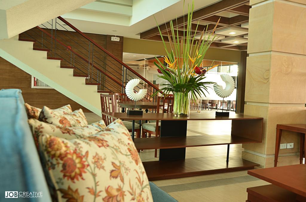 Rivermount Hotel And Resort Sarrat Exteriör bild