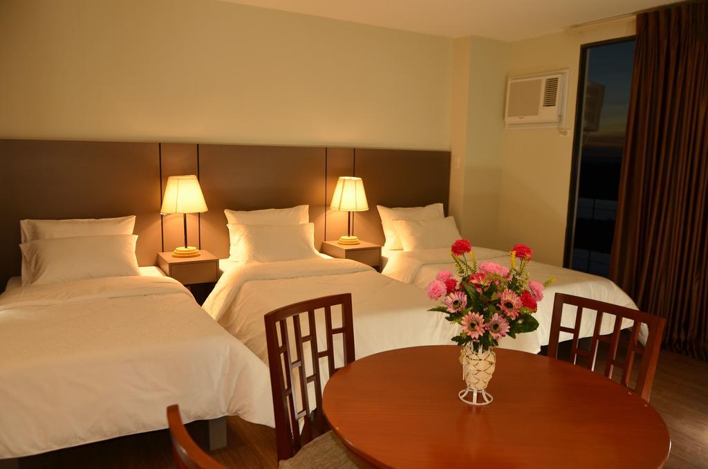 Rivermount Hotel And Resort Sarrat Exteriör bild