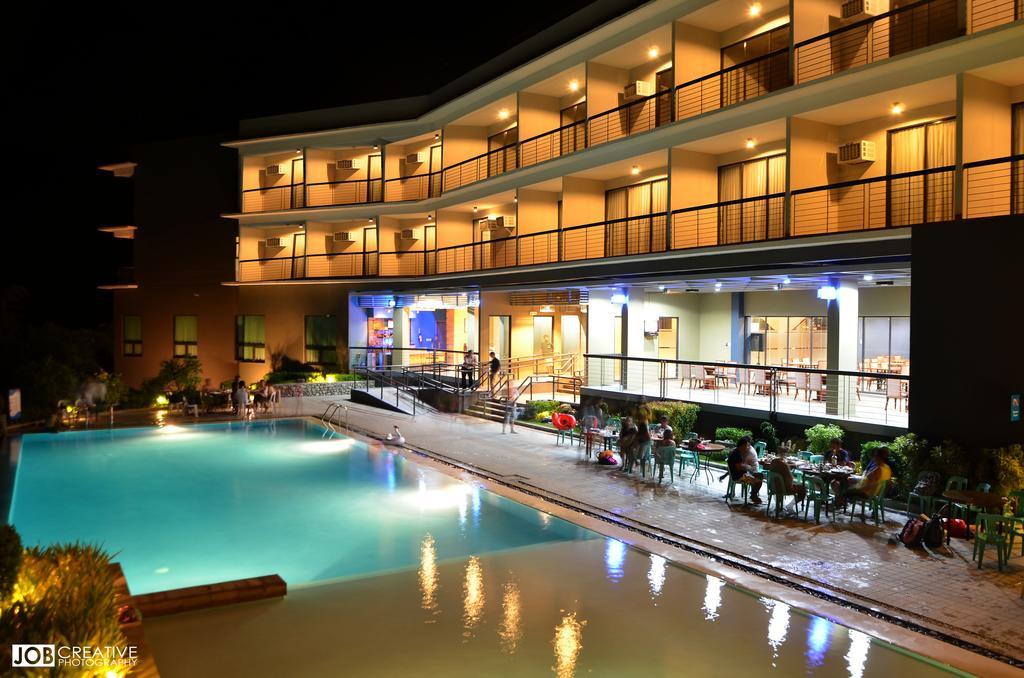 Rivermount Hotel And Resort Sarrat Exteriör bild