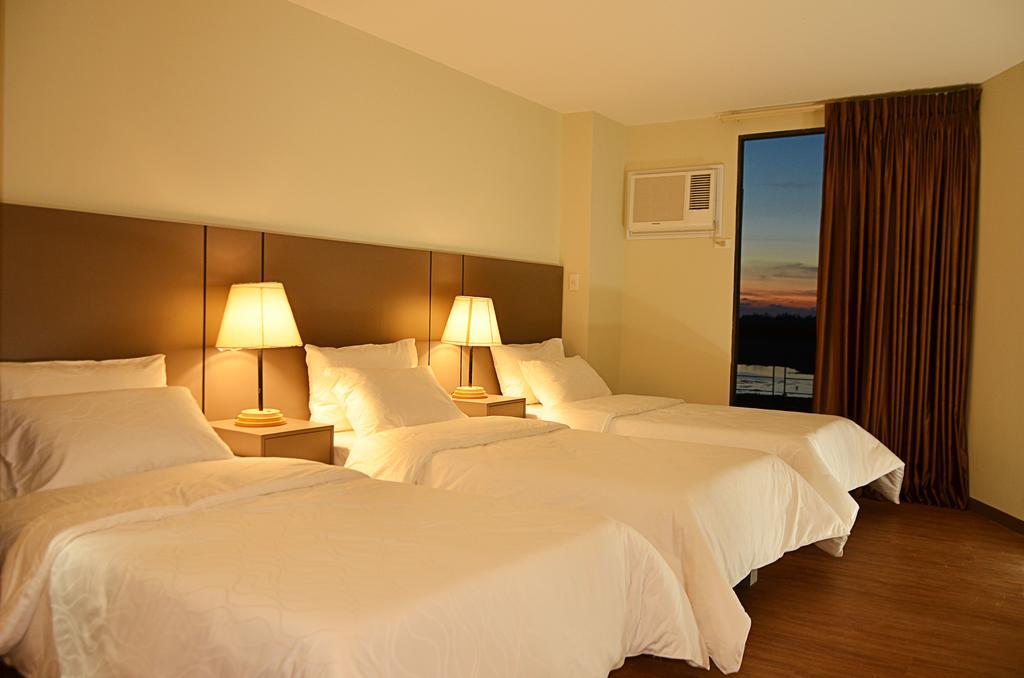 Rivermount Hotel And Resort Sarrat Exteriör bild