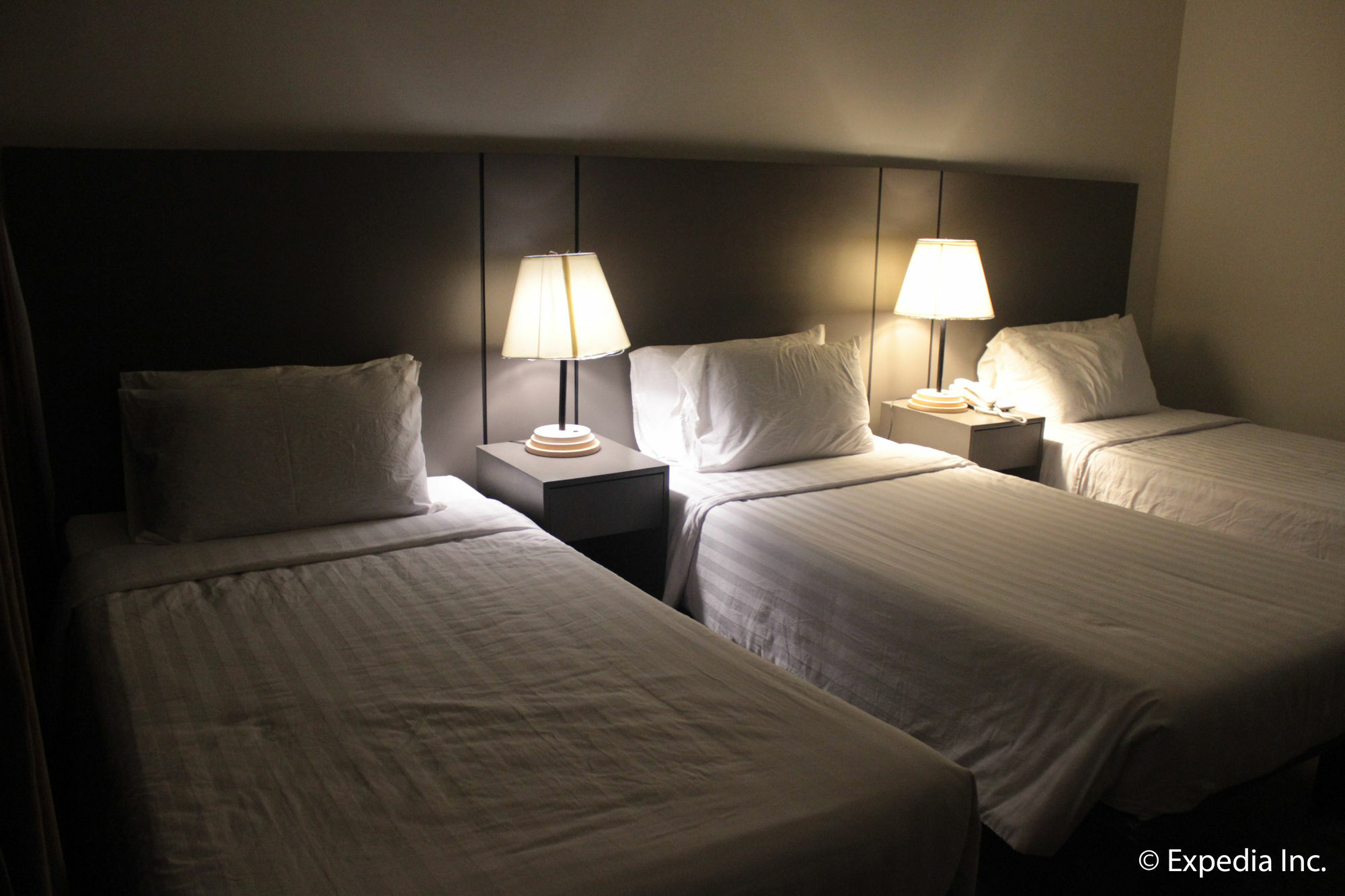 Rivermount Hotel And Resort Sarrat Exteriör bild
