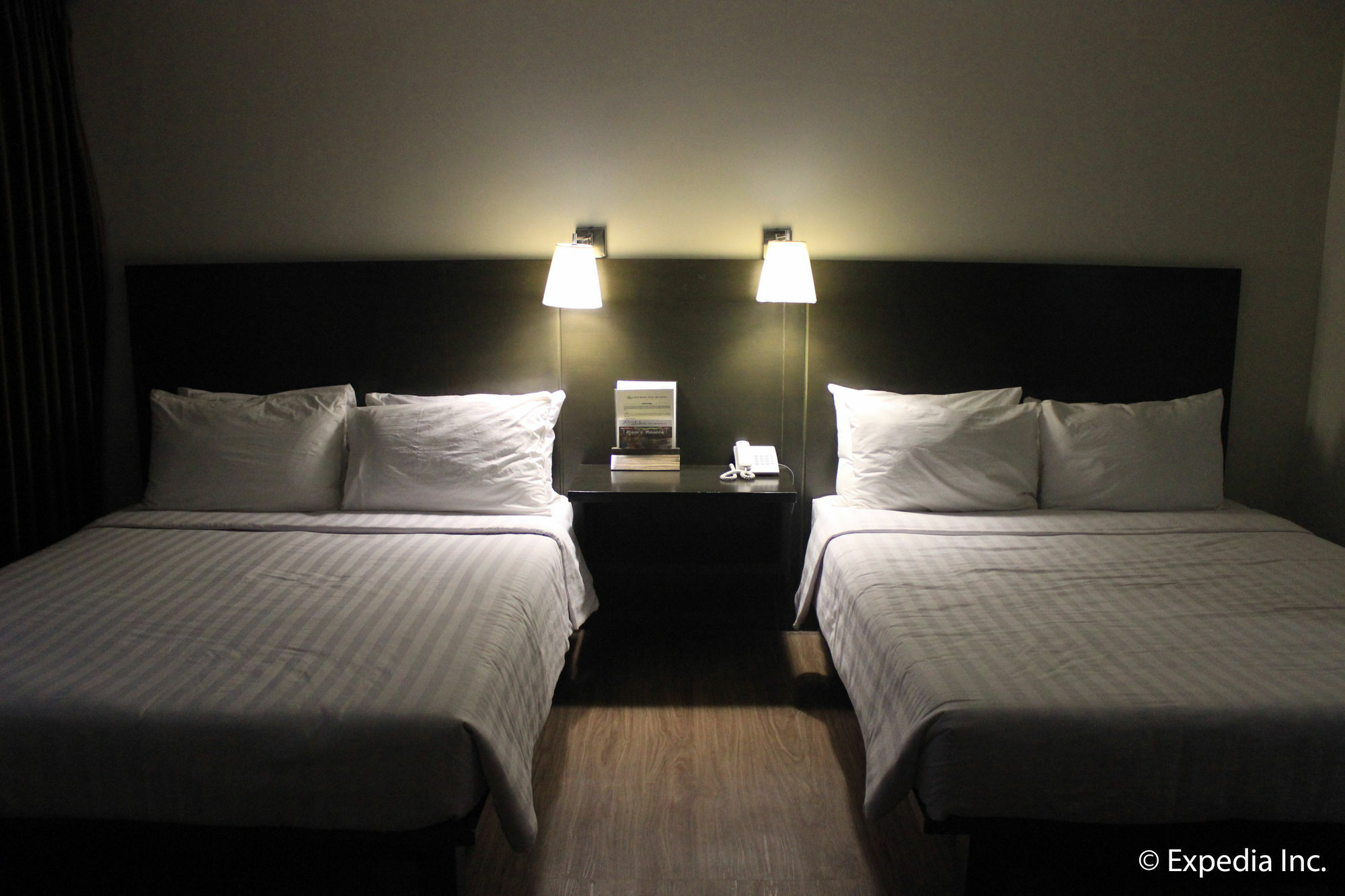 Rivermount Hotel And Resort Sarrat Exteriör bild